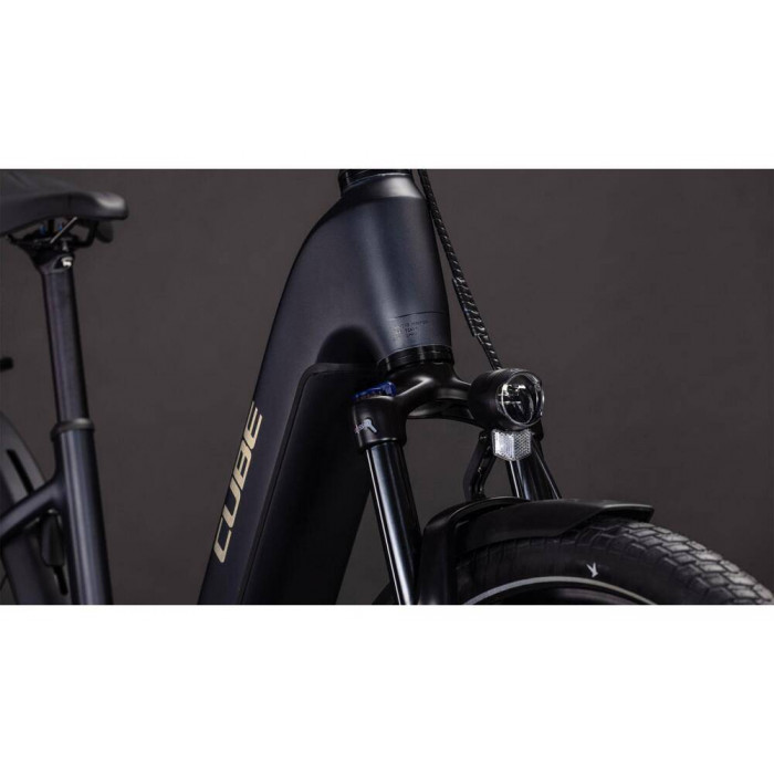 VTC ÉLECTRIQUE CUBE TOURING HYBRID ONE 600 - 3